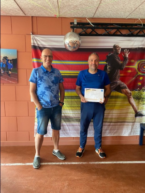 Bram krijgt diploma AT4